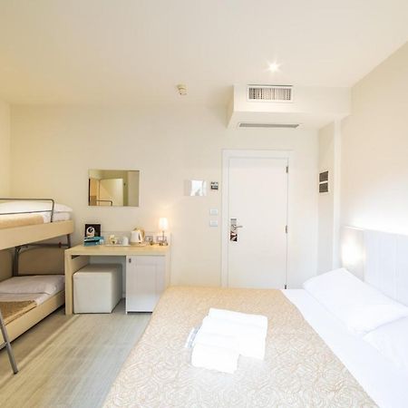 Ferretti Beach Hotel Rimini Esterno foto