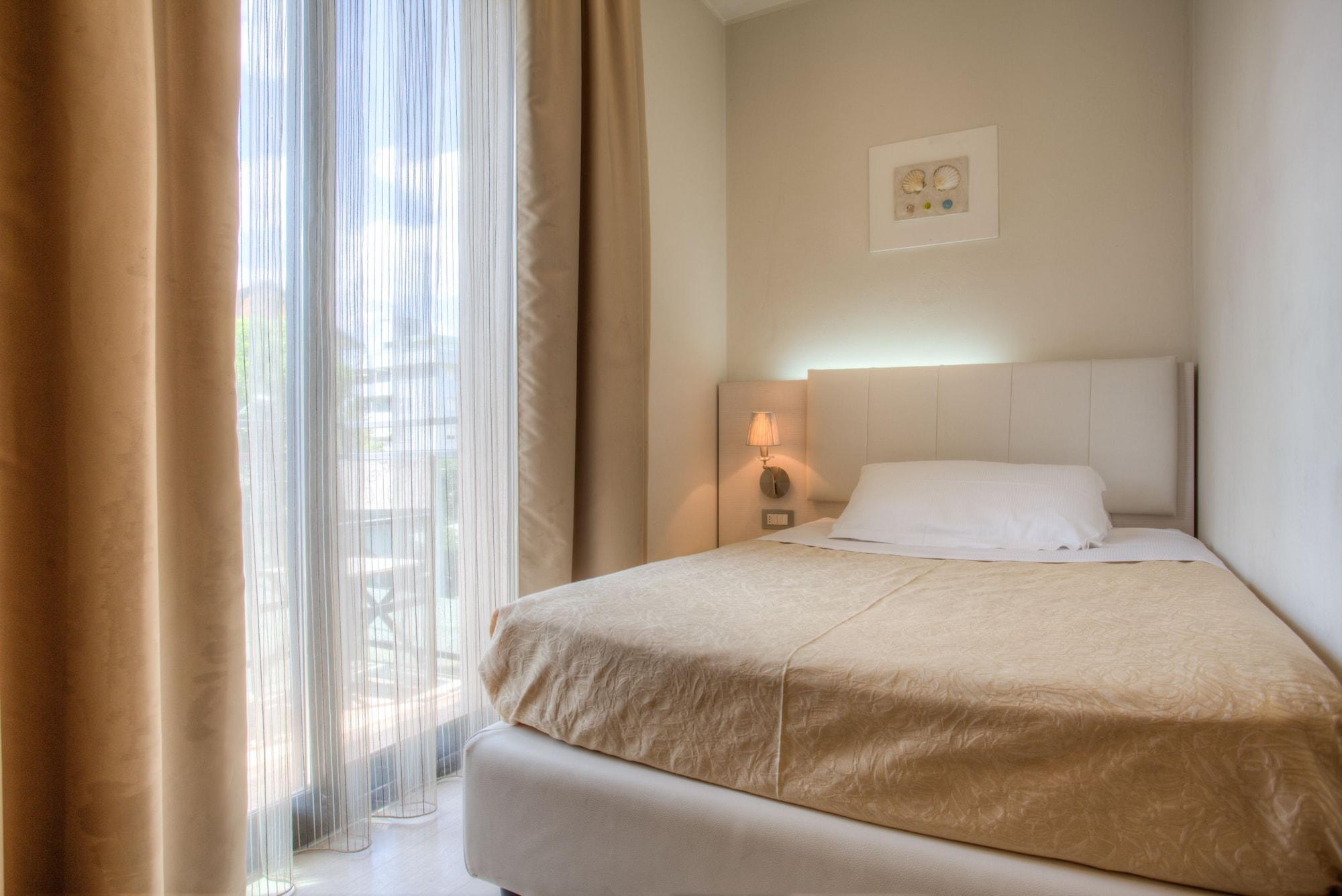Ferretti Beach Hotel Rimini Esterno foto