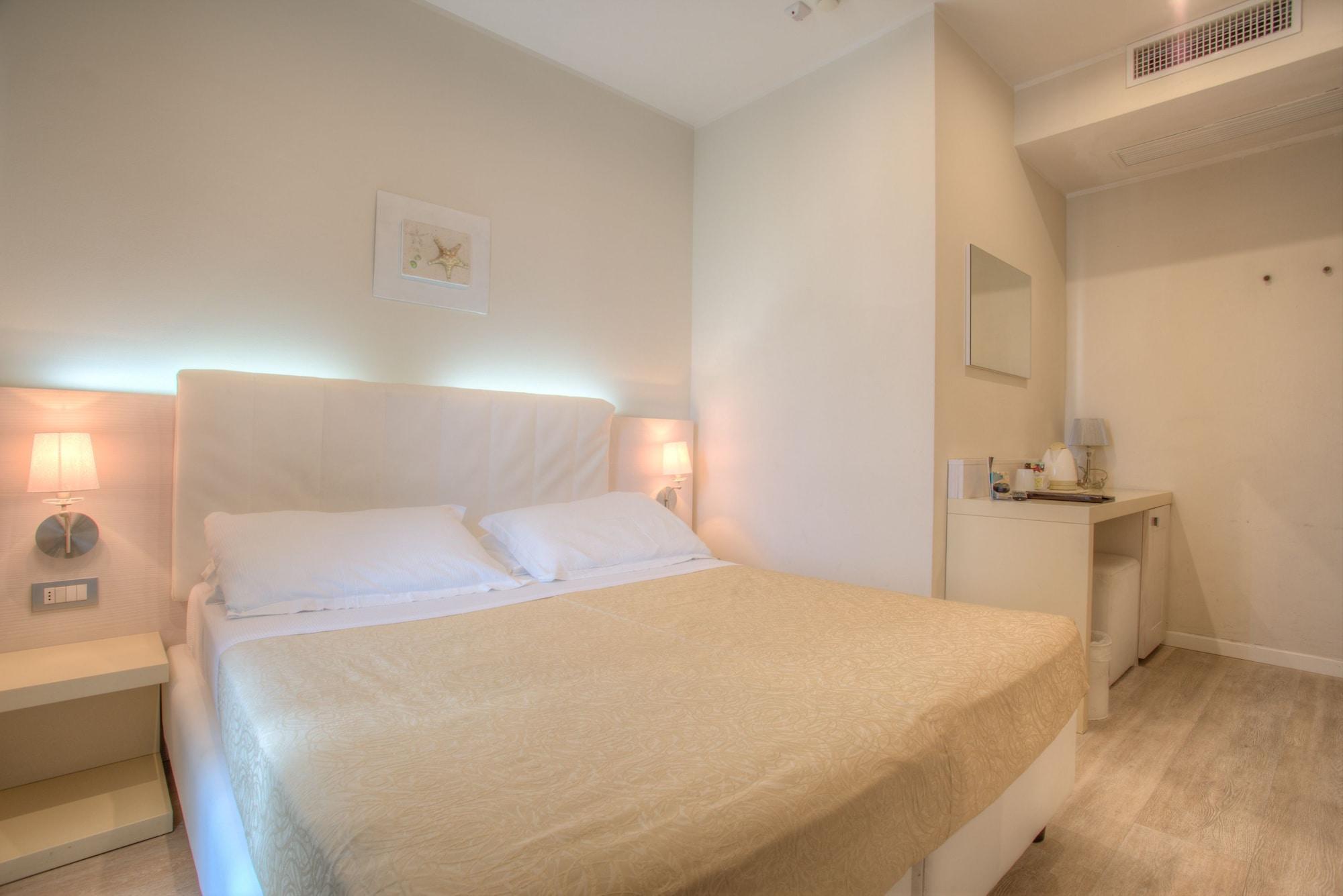 Ferretti Beach Hotel Rimini Esterno foto