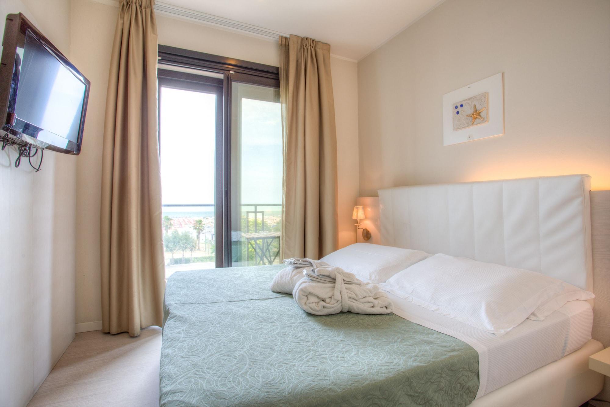 Ferretti Beach Hotel Rimini Esterno foto