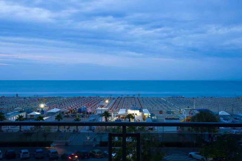 Ferretti Beach Hotel Rimini Esterno foto