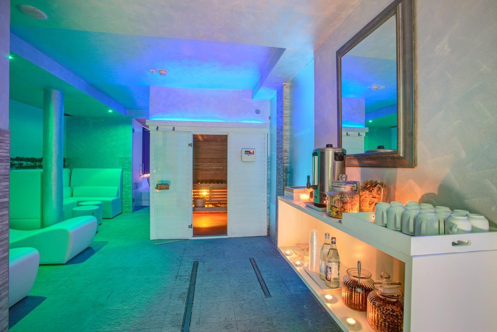 Ferretti Beach Hotel Rimini Esterno foto