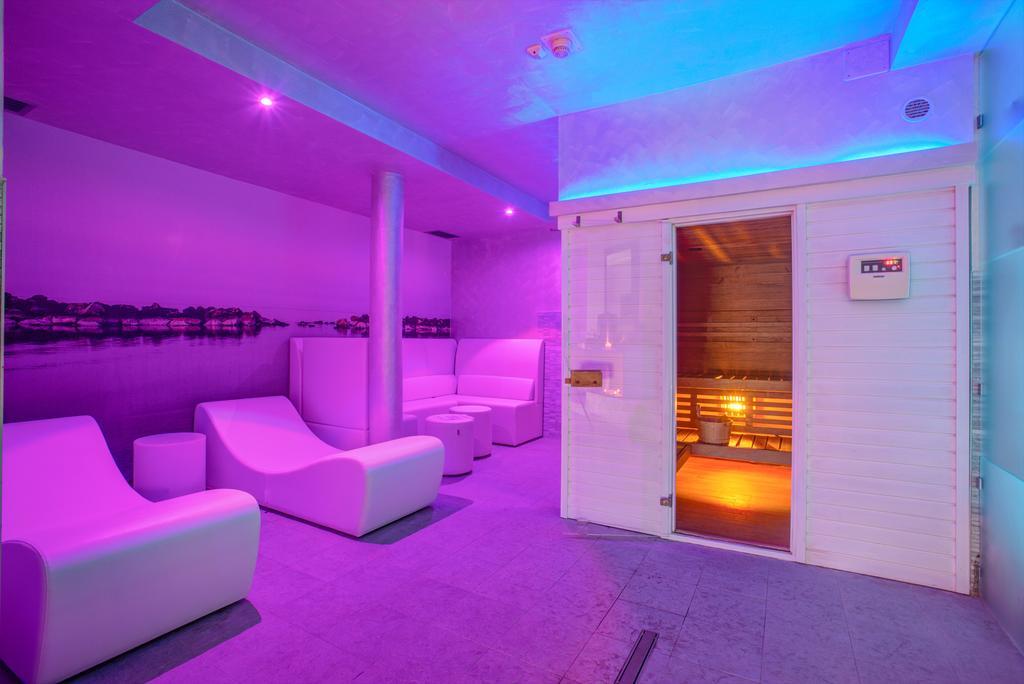 Ferretti Beach Hotel Rimini Esterno foto