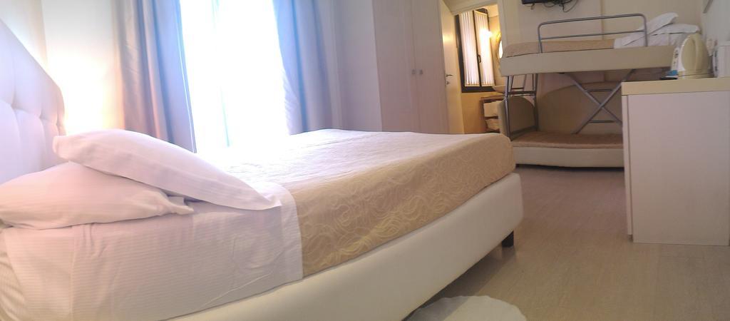 Ferretti Beach Hotel Rimini Esterno foto