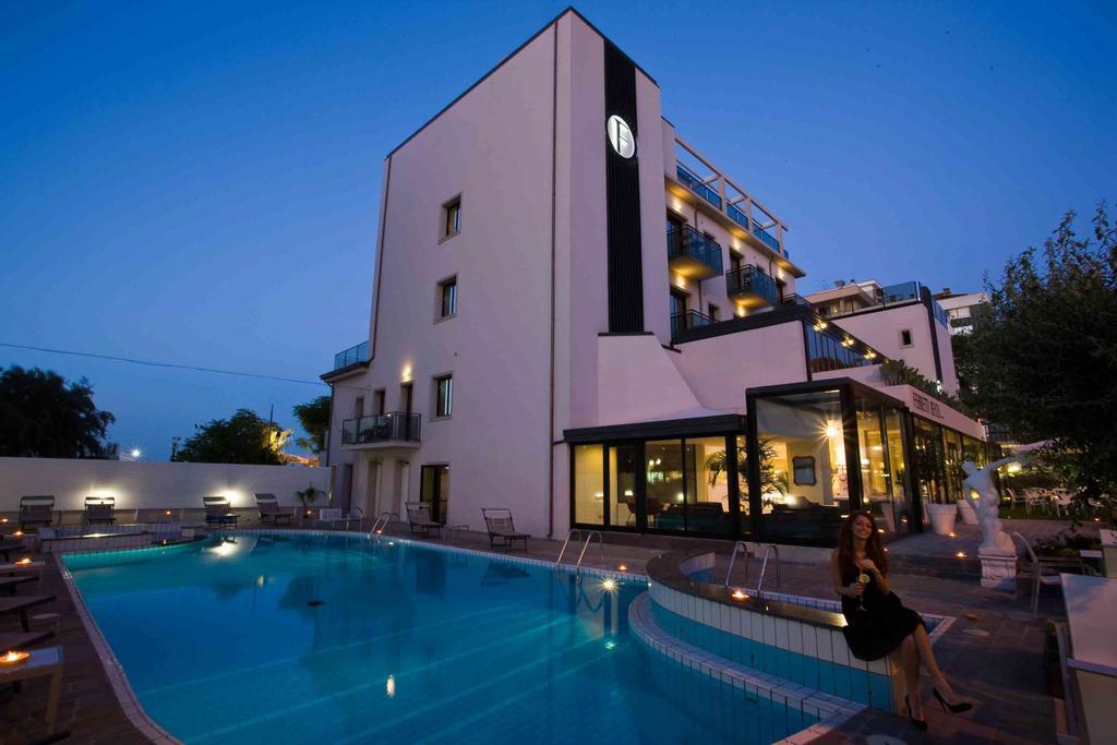 Ferretti Beach Hotel Rimini Esterno foto