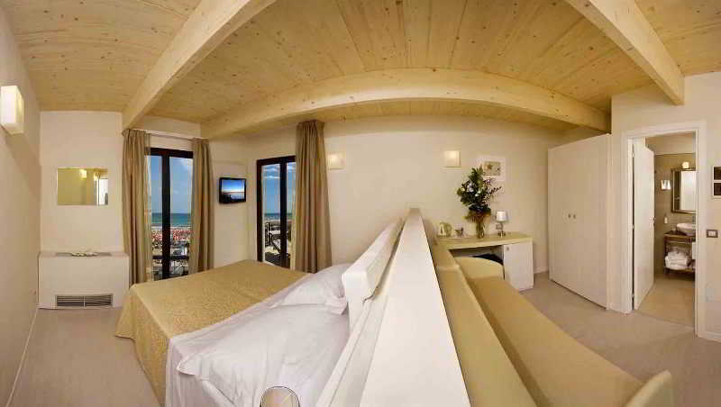 Ferretti Beach Hotel Rimini Esterno foto