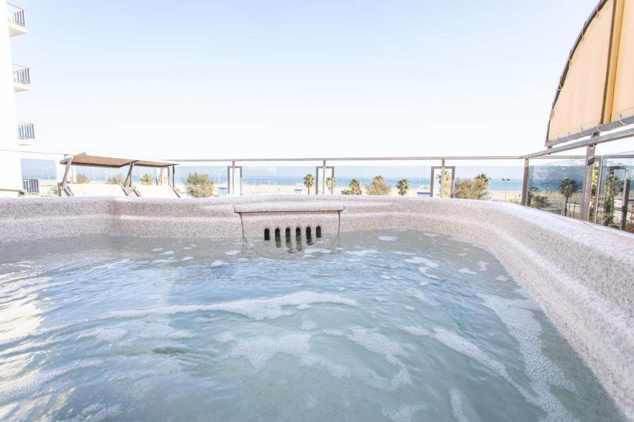 Ferretti Beach Hotel Rimini Esterno foto